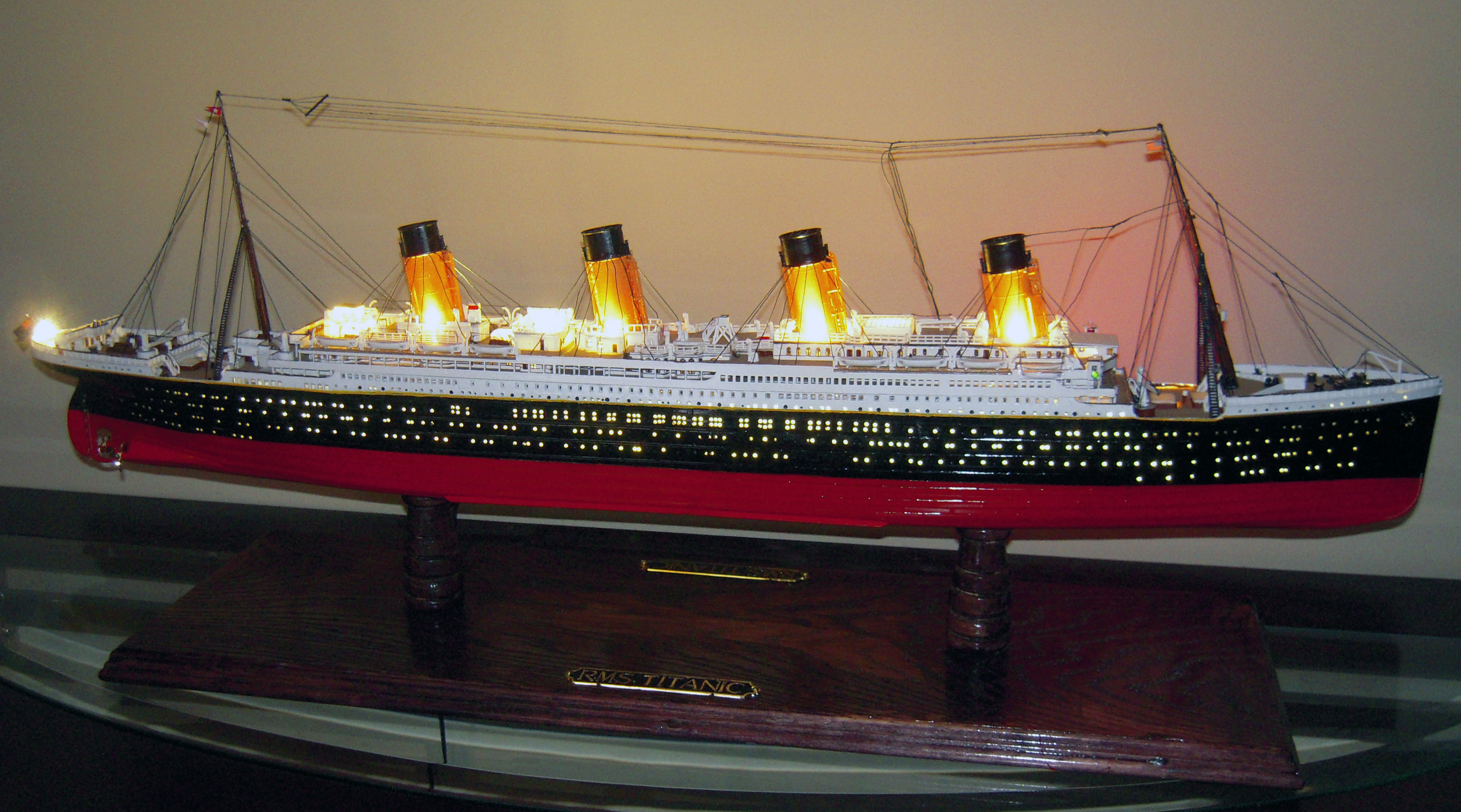 Titanic Model Lighting Kit